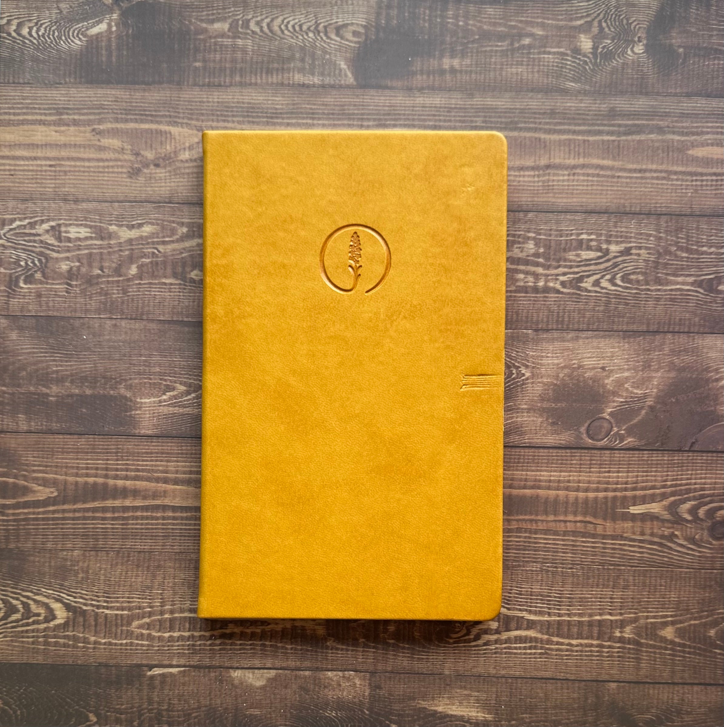 Kapakta Bölgesel Aşınma Kusurlu || Sarı - Termo Deri Kaplama Defter, Anı Defteri