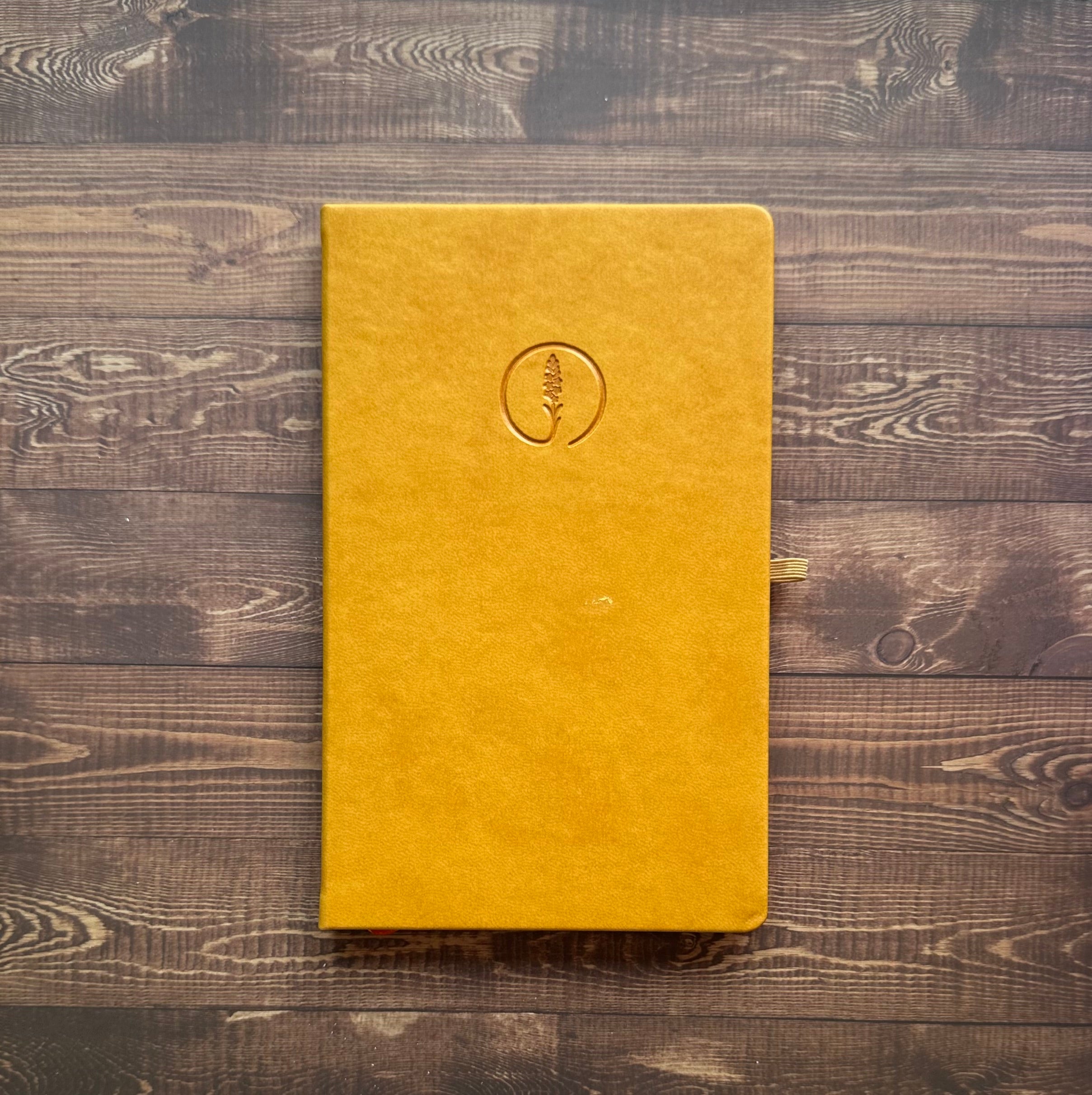 Kapakta Bölgesel Aşınma Kusurlu || Sarı - Termo Deri Kaplama Defter, Anı Defteri