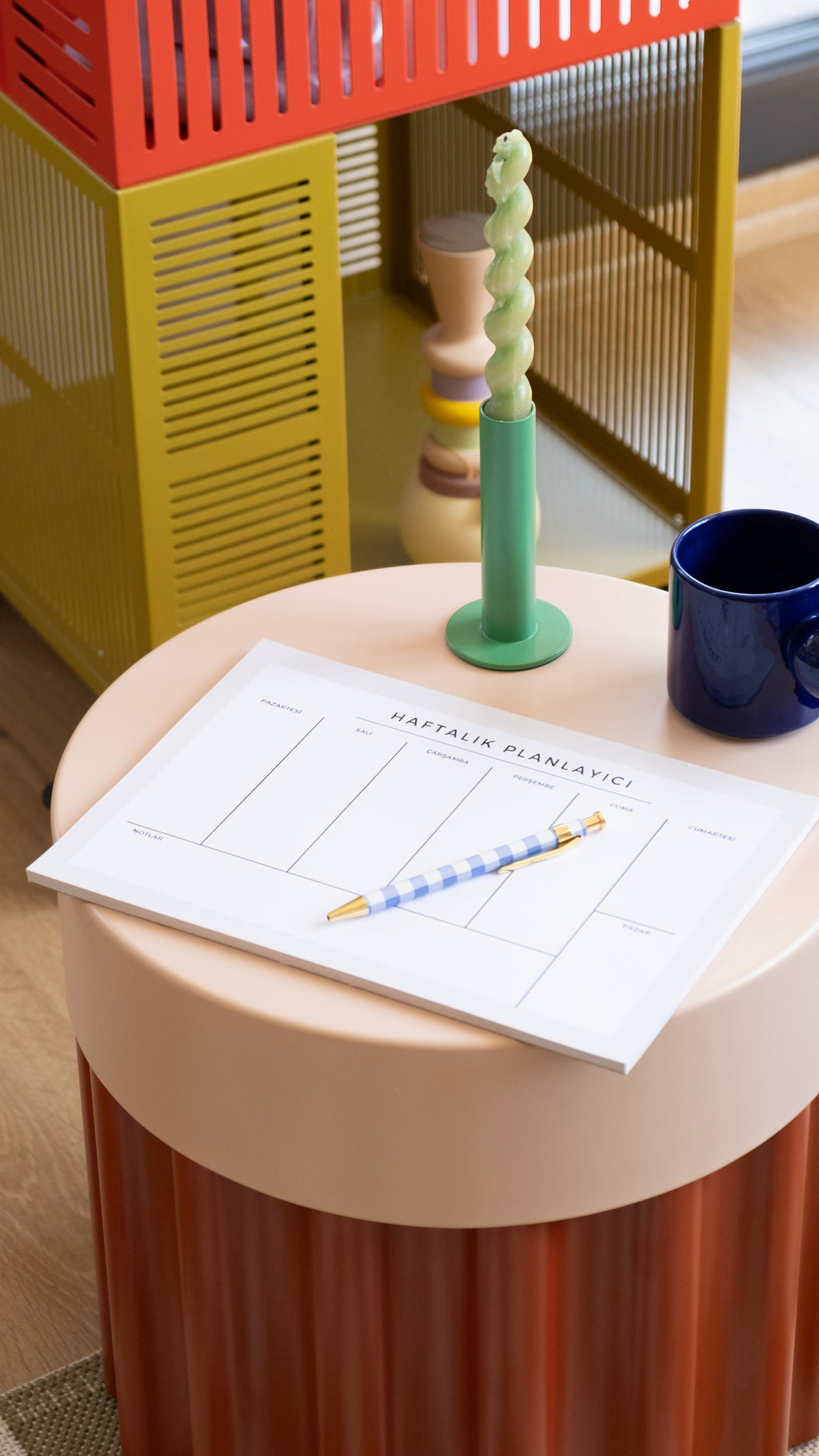 A4 Boyutunda Büyük Haftalık Planlayıcı - Geniş Alanı ile Organizasyonunuzu Kolaylaştırın! - Gri