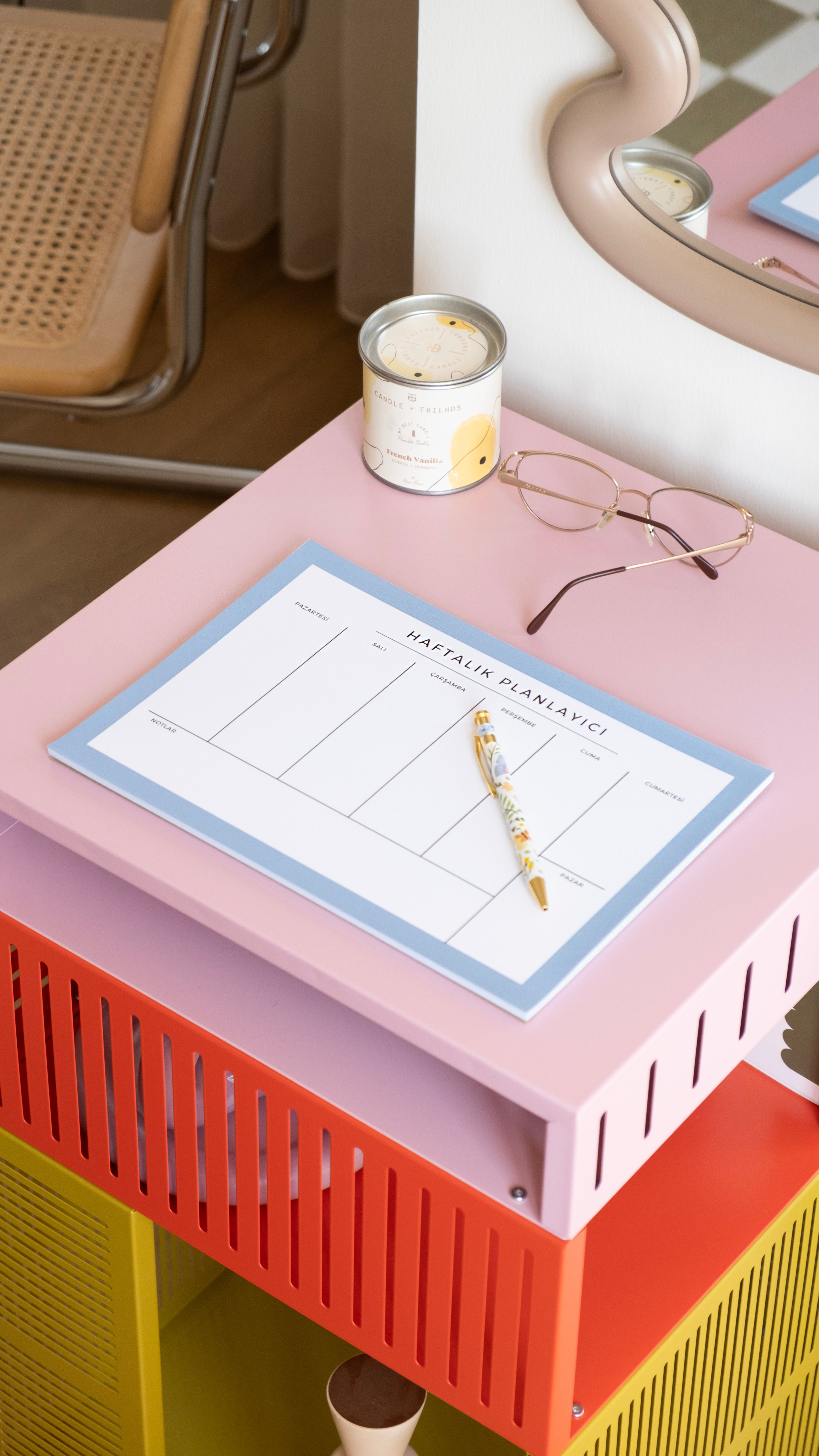 A4 Boyutunda Büyük Haftalık Planlayıcı - Geniş Alanı ile Organizasyonunuzu Kolaylaştırın! - Mavi