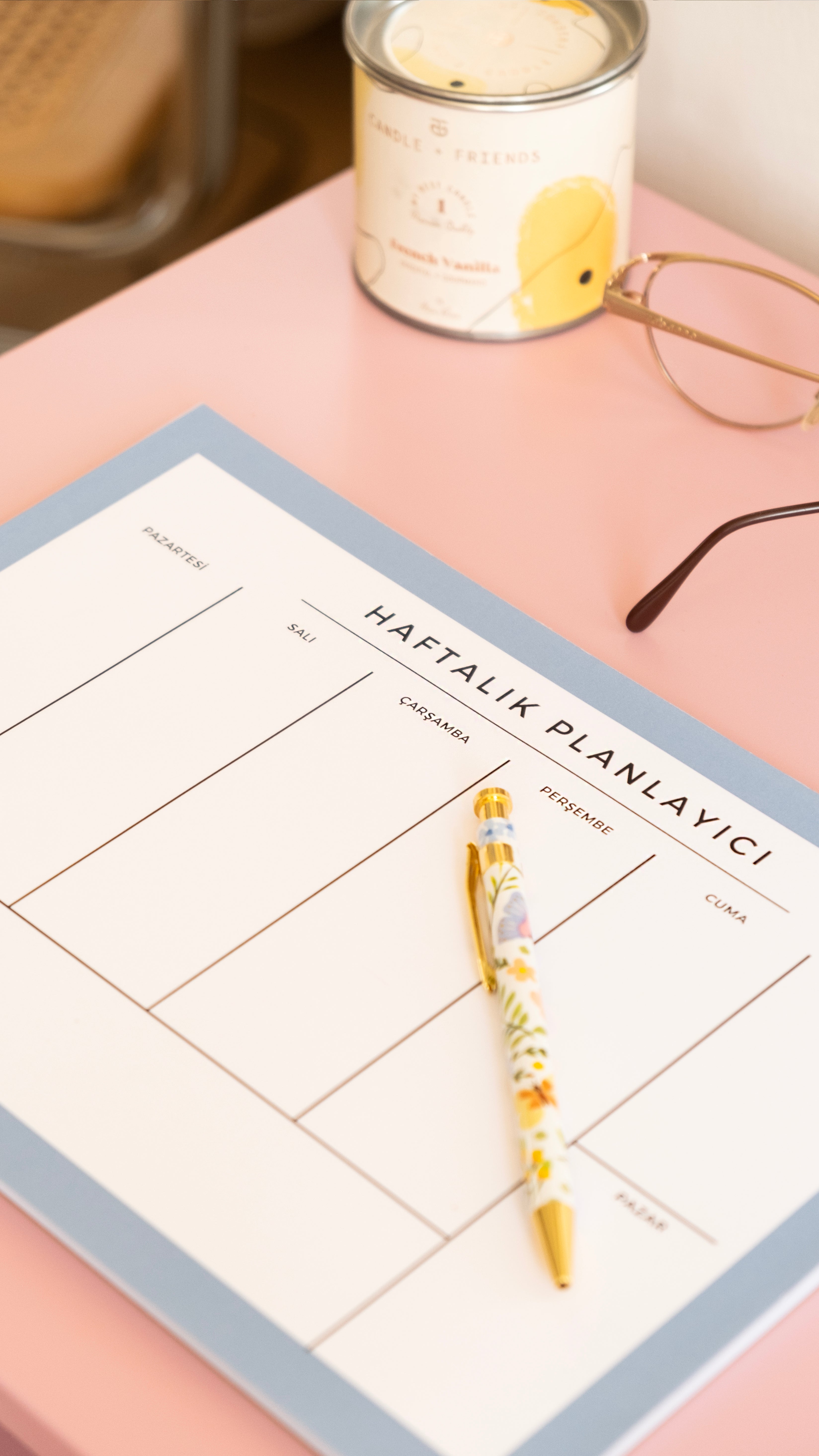 A4 Boyutunda Büyük Haftalık Planlayıcı - Geniş Alanı ile Organizasyonunuzu Kolaylaştırın! - Mavi