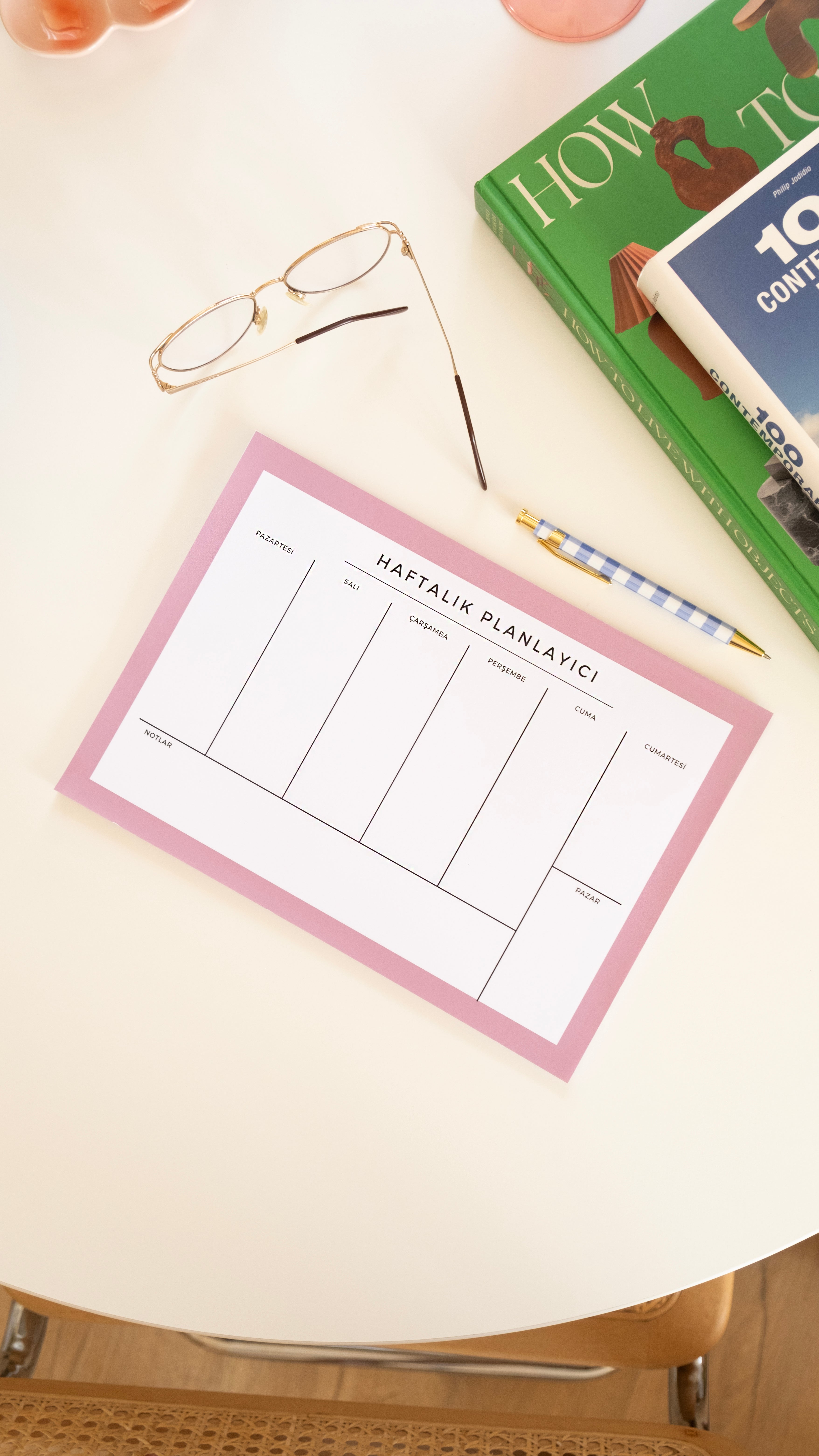 A4 Boyutunda Büyük Haftalık Planlayıcı - Geniş Alanı ile Organizasyonunuzu Kolaylaştırın! - Pembe