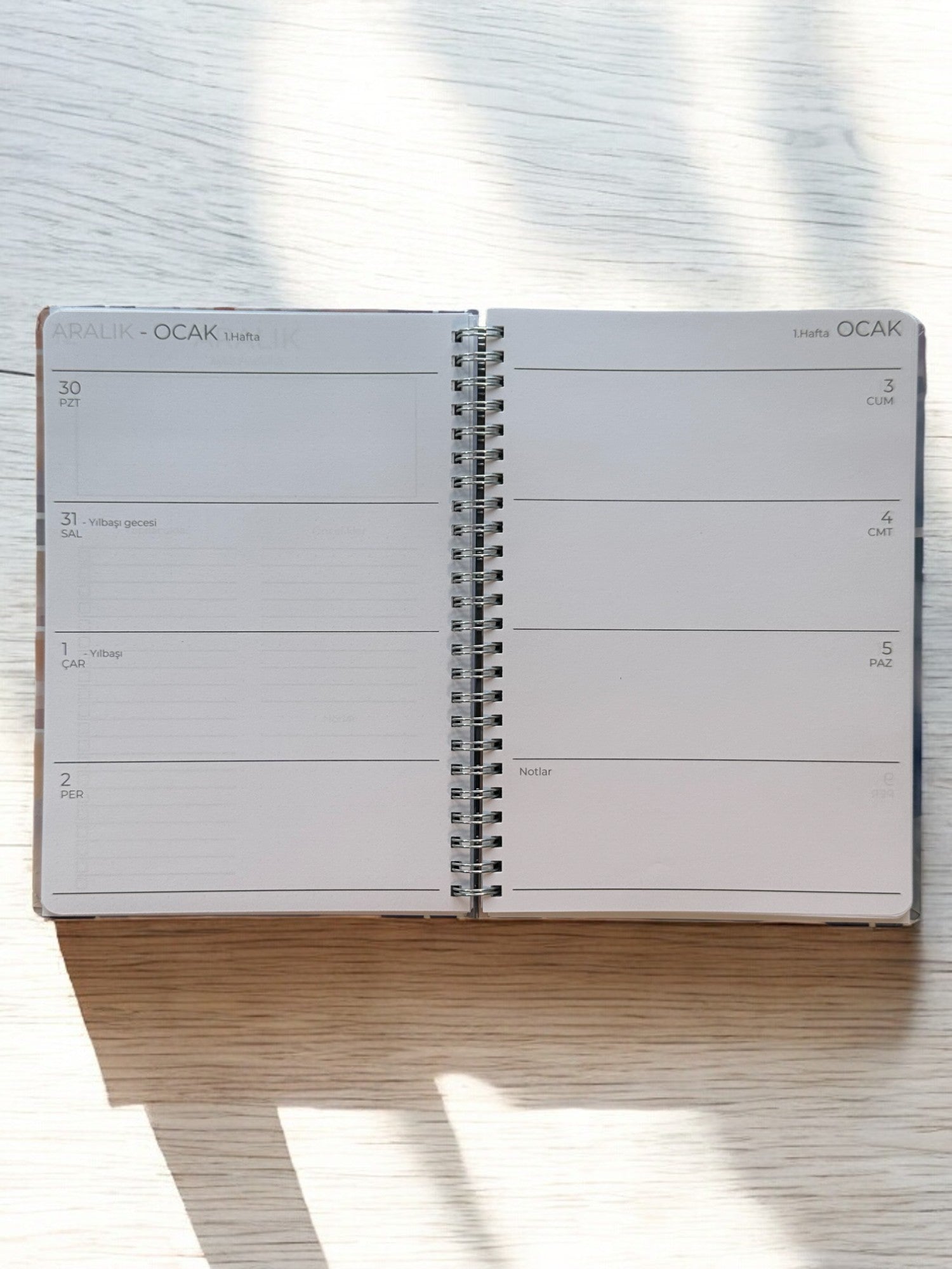 2025 Haftalık Ajandası - Gökkuşağı